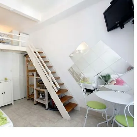 Studio- Antibes-juan Les Pins- Cote D'azur Lejlighed